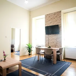 Regiposta Street- Center Apartment Budapest